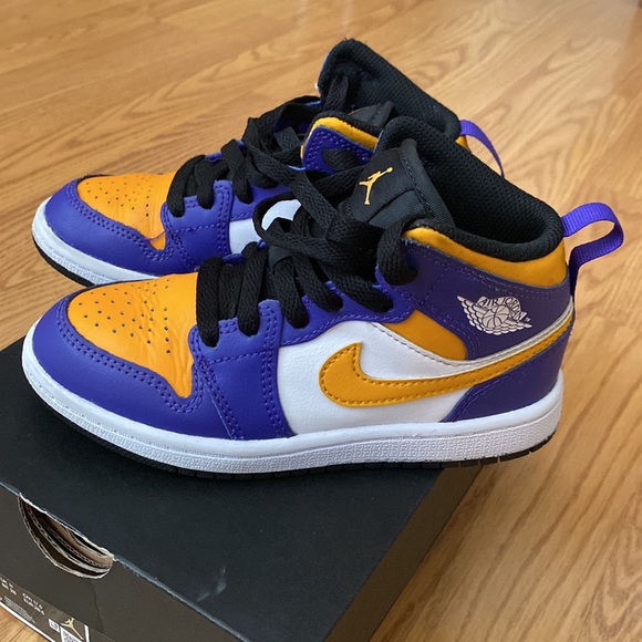 Jordan 1 kids shoes - Picture 1 of 8